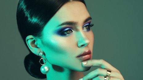 Пролетен грим – лилави сенки за очи 