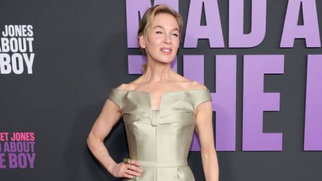 Рене Зелуегър с впечатляваща рокля за премиерата на „Бриджит Джоунс“