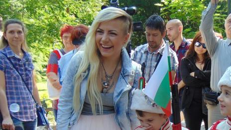 Поли Генова обяви, че очаква второ дете