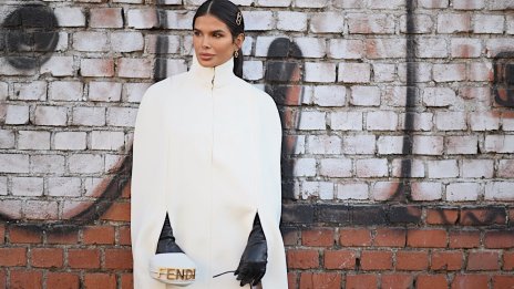 Аксесоари за 2023 – чанти като гривни са новата тенденция