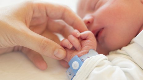 Венци Венц показа новородения си син