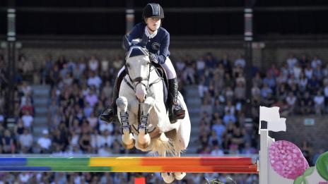 Дъщерята на Бил Гейтс с годежен пръстен