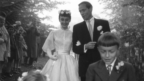71 години по-късно – вижте сватбената рокля на Одри Хепбърн, която променя сватбената мода