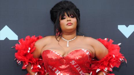 Лизо: Подлагам се на 10-дневен детокс, но все още съм пълна