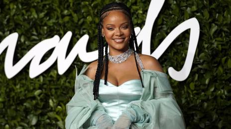 Дивашка Риана! Когато си фатална жена и това ти е в кръвта