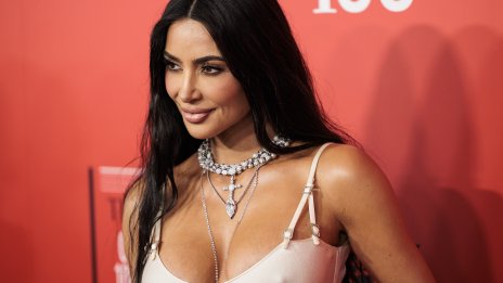 Летни аксесоари – Ким Кардашян носи колан с 12-каратов диамант