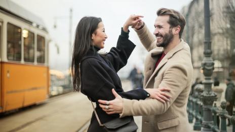 Съвременните Ромео и Жулиета – двойка се влюби по време на карантината в Италия