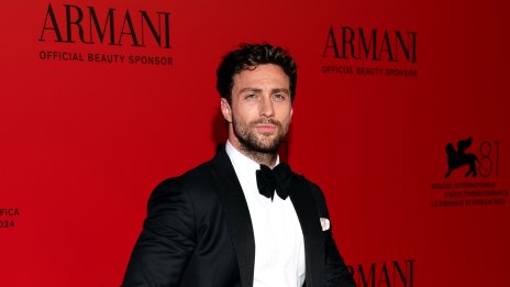 Новият Бонд убийствено елегантен в Armani на фестивала във Венеция