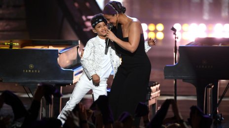 Алиша Кийс записа първа песен с 11-годишния си син