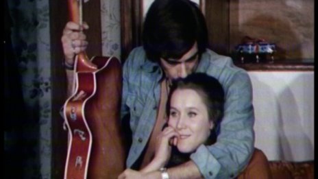 „Реквием за една мръсница“ – история за дрога, предателства и красивата, обречена Лили