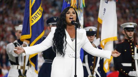 Деми Ловато набира средства за хора, борещи се с психични проблеми