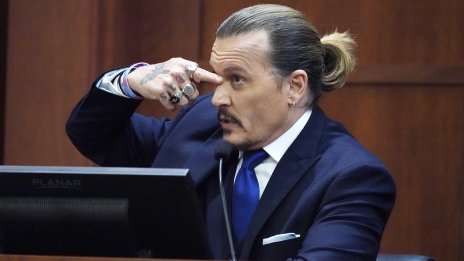 „Дисни“ иска Джони Деп обратно на борда на „Карибски пирати“