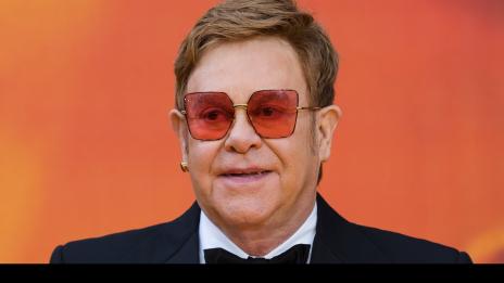 Елтън Джон и Крис Хемсуърт даряват по 1 млн. за Австралия