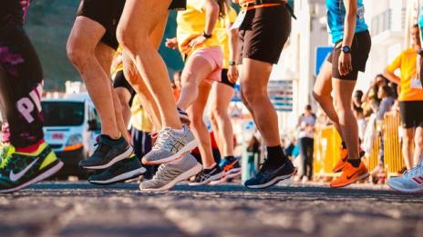 Кожени или текстилни маратонки Adidas да изберем?