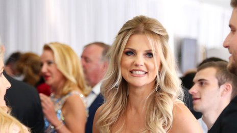 Вдовицата Бояна Шарлопова показва топ форма по бански