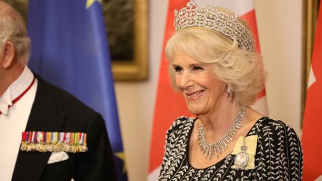 Камила ще е с две придружителки на коронацията