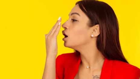 Нисковъглехидратна диета – как да се справите  с лошия дъх?