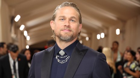 Сексапилният Чарли Хънам с главна роля в новия сериал на Райън Мърфи