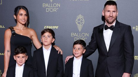 Ослепителни: Лео Меси, жена му и синовете се появиха в пълния си блясък в Париж 