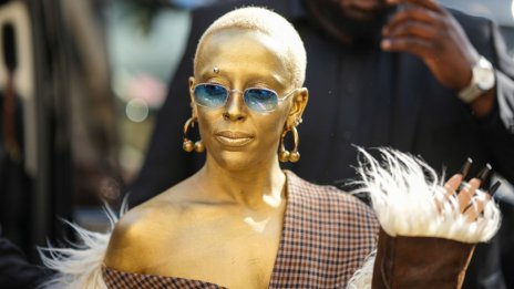 Позлатената Doja Cat се появи в Париж