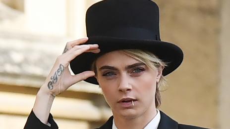 Кара Делевин – неустоимо богата, а за какво харчи парите си?