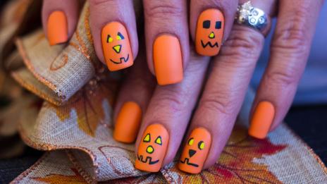 Есенен маникюр: Идеи за Хелоуин, които да пробвате