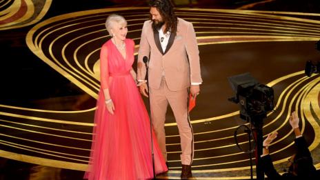 Хелън Мирън: Джейсън Момоа е прекрасен