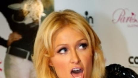 Новите дрешки на Парис - Барби в атака