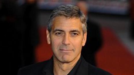 Джордж Клуни е самотен, атакува старо гадже