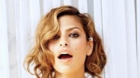 Ева се пристрасти към свои колежки