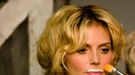 Хайди има мустаци и иска всички да пием мляко