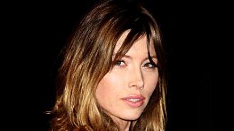 Джесика Бийл съжалява за голите си снимки