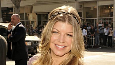 Фърги e пухкава и пееща проститутка