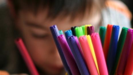 Пластилин, моливи и детска радост