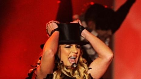 Бритни пак се излага. Този път в Англия