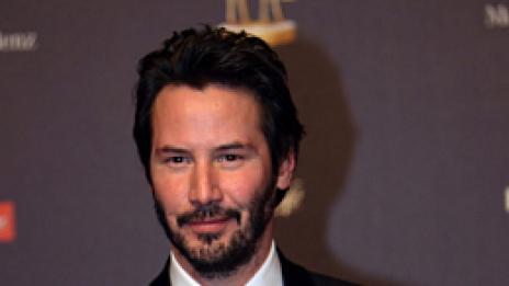 Киану Рийвс и компания преяждат предпразнично