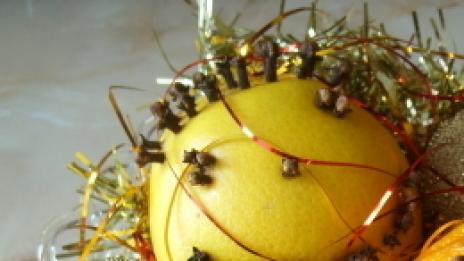 Коледно ухание на портокал и карамфил