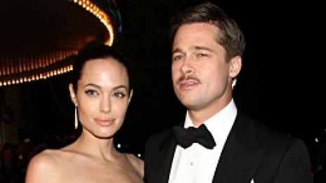 Работилницата на дядо Коледа се пренесе в дома на Бранджелина