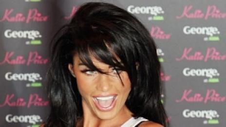 Приятни сънища с пижамите на Кати Прайс