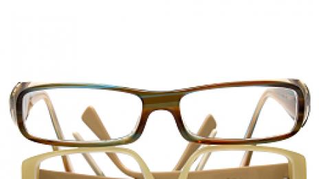 Красиво лице в рамка