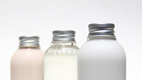 Първата козметика