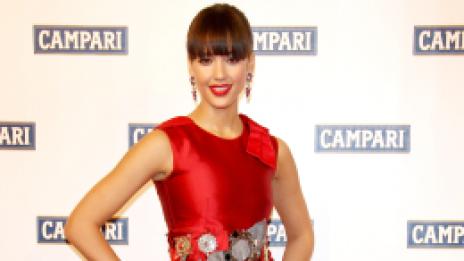 Ластичен колан спаси Алба след бременността