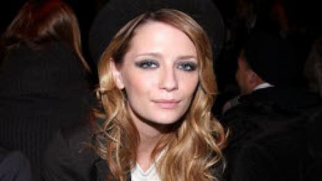 Миша и новата й здравословна мания - пилатес до дупка