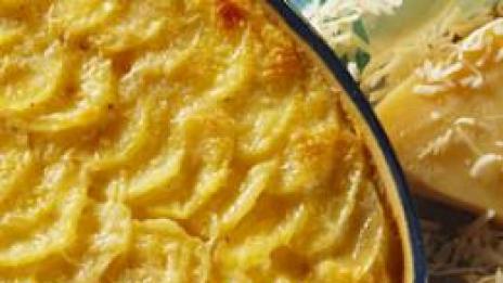 Млечен десерт с ябълки и круши
