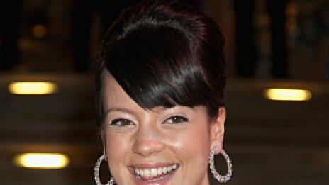 Момичетата на Холивуд изкопираха татуировките на Риана