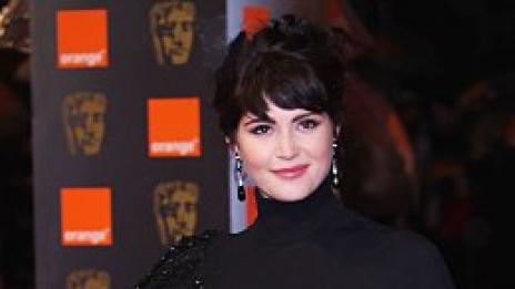 Палавницата Джема Атертън шокира Джейк Гиленхал с език