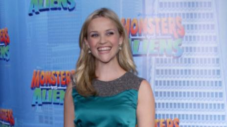 По стъпките на... Марша Крос раздава марули, Рийз гушка сини чудовища