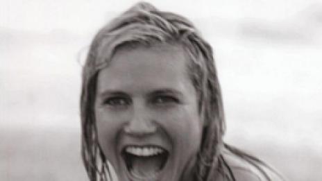 Бурен изгрев над спокойното море - това е Хайди Клум