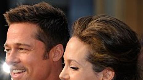 Брад постави сватбен ултиматум на Анджи