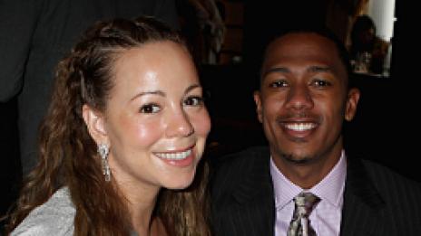 Мими не спи, съзерцава мъжа си